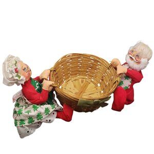 Vintage Annalee Santa & Mrs Claus Basket Removable Figures Hand Painted 1987